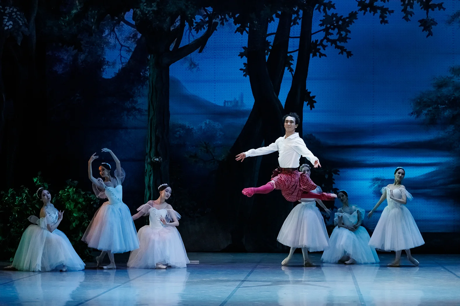 Сильфида - Казахский национальный театр оперы и балета имени Абая
