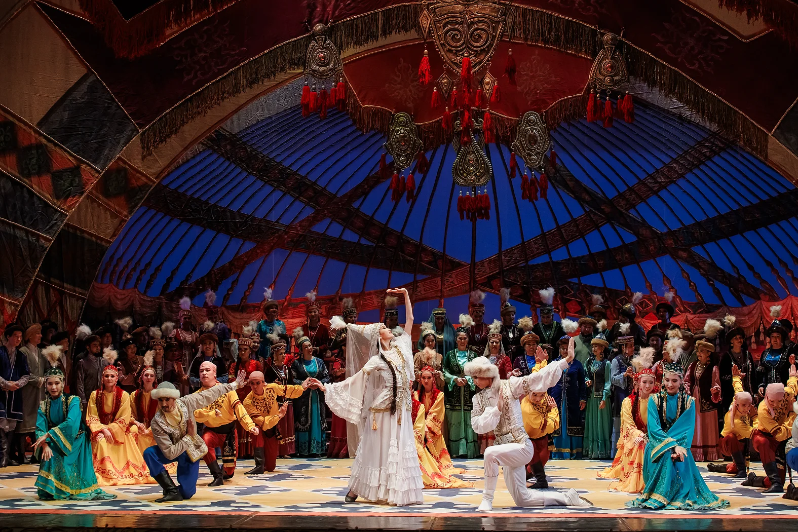 Абай - Абай атындағы Қазақ ұлттық опера және балет театры 