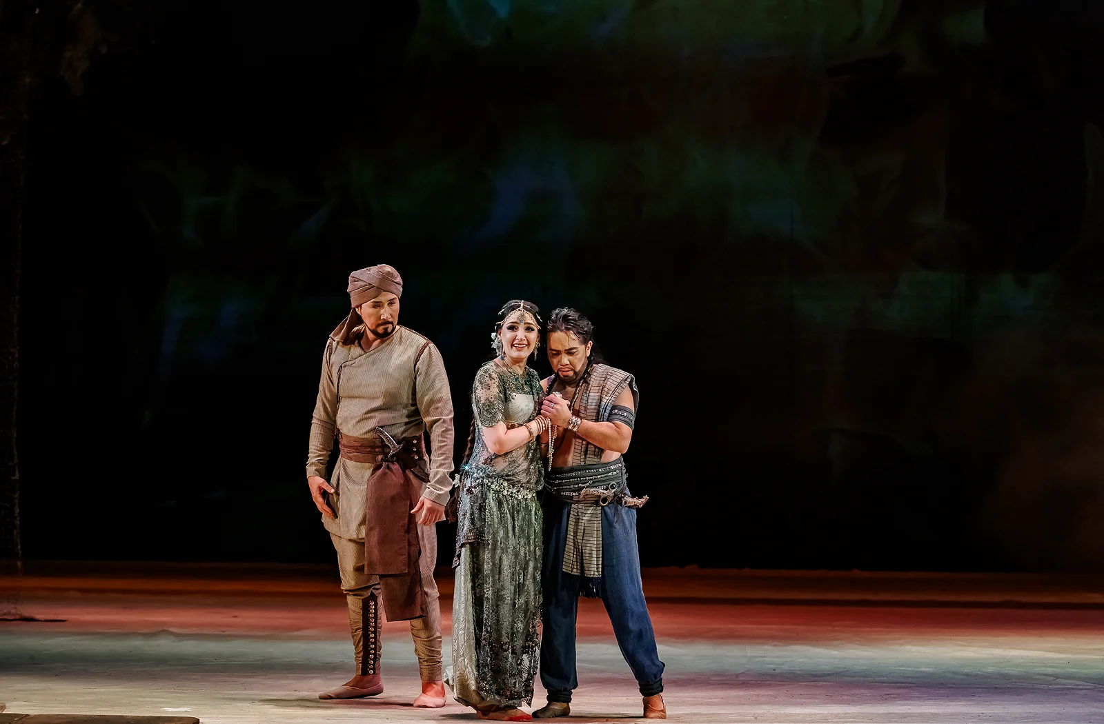 Искатели жемчуга - Казахский национальный театр оперы и балета имени Абая