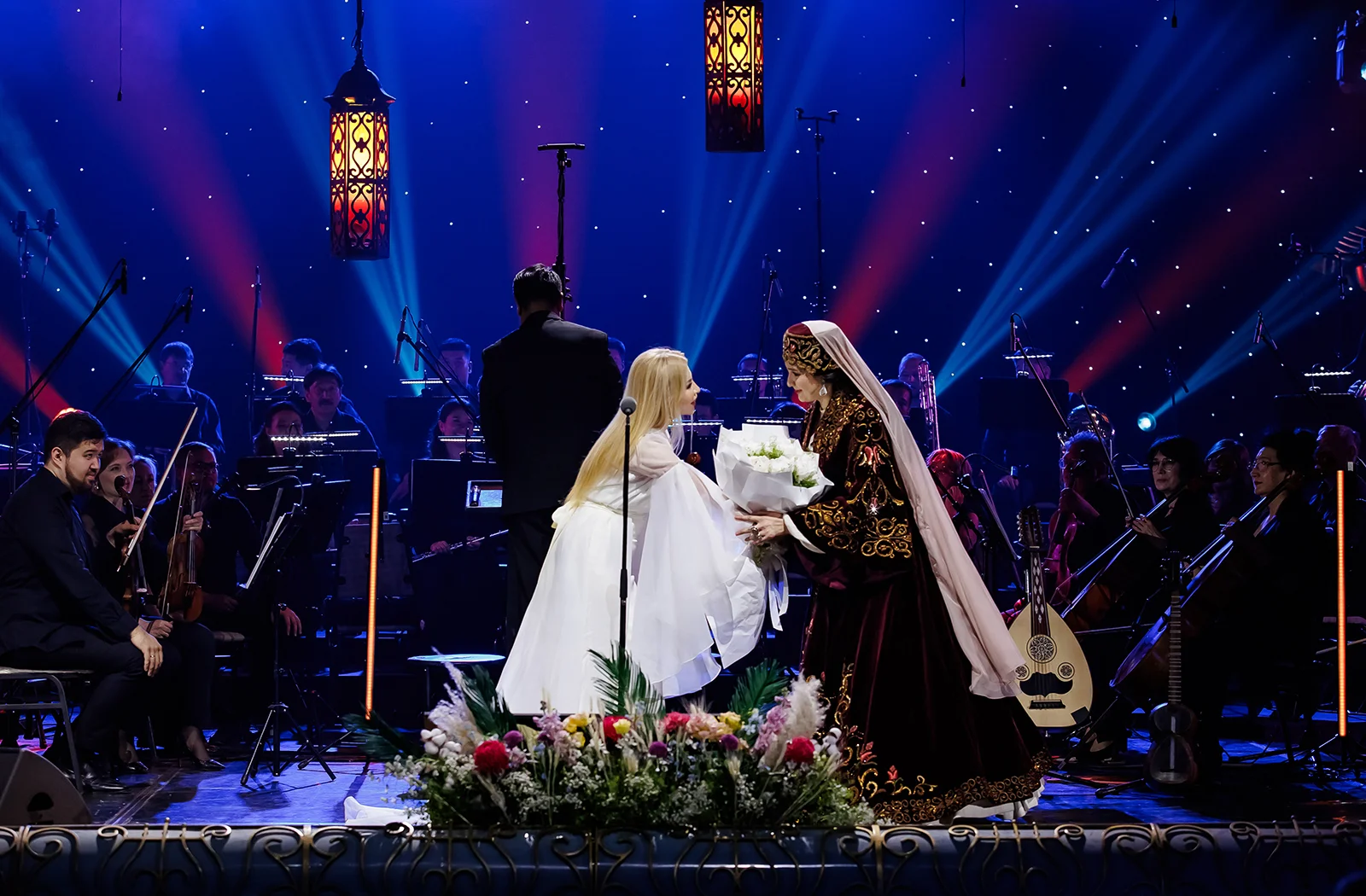 Галерея ARTE: ЖЕР-АНА ТЫНЫСЫ - Казахский национальный театр оперы и балета имени Абая