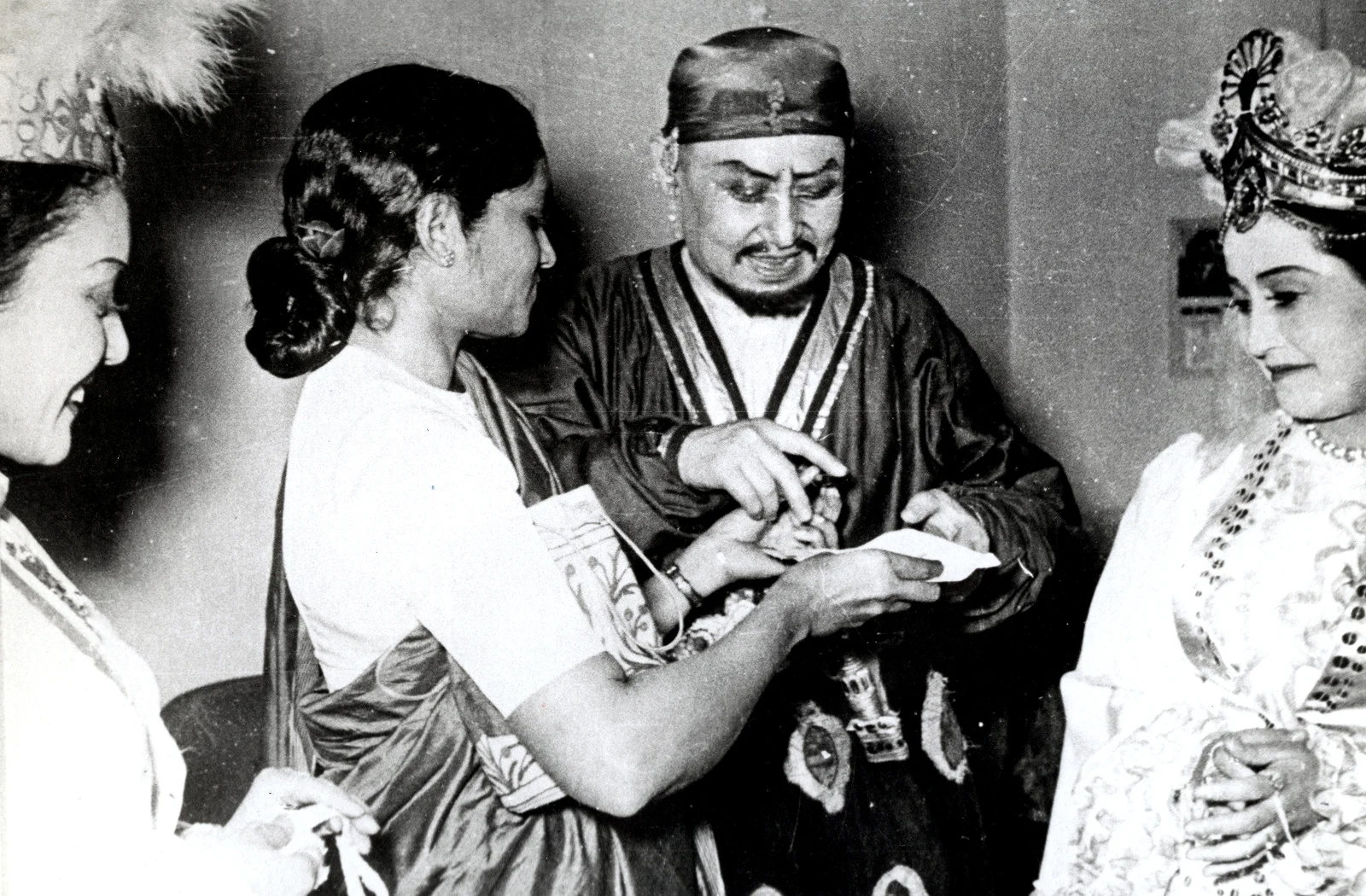 История театра