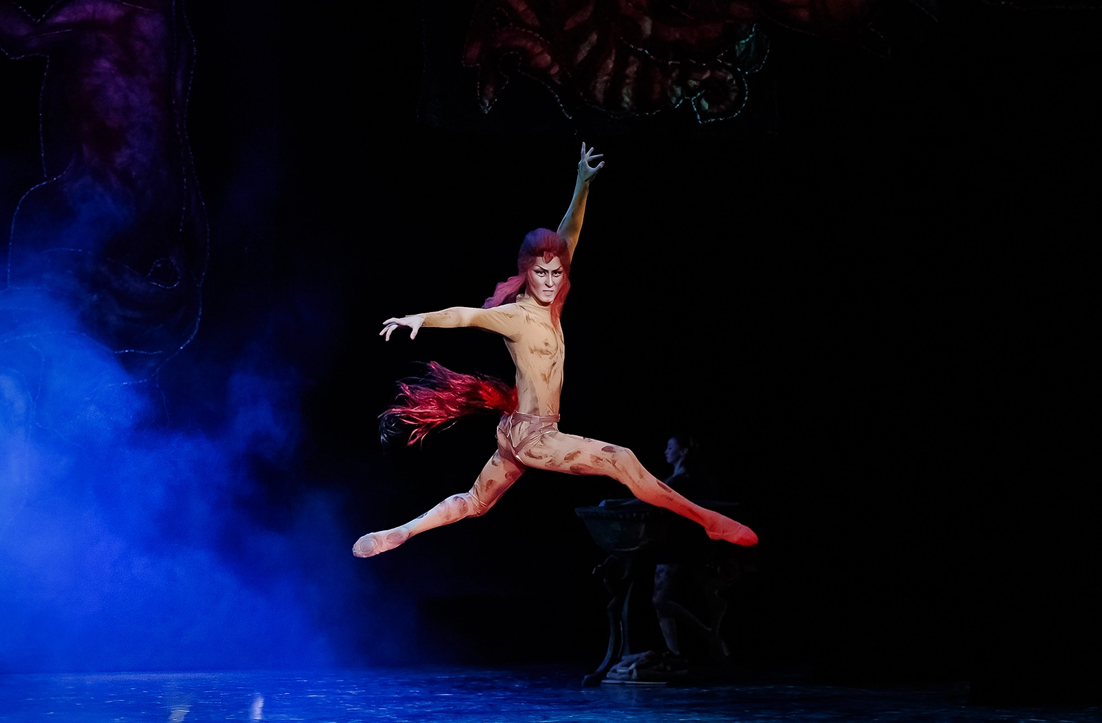 Фрески - Казахский национальный театр оперы и балета имени Абая