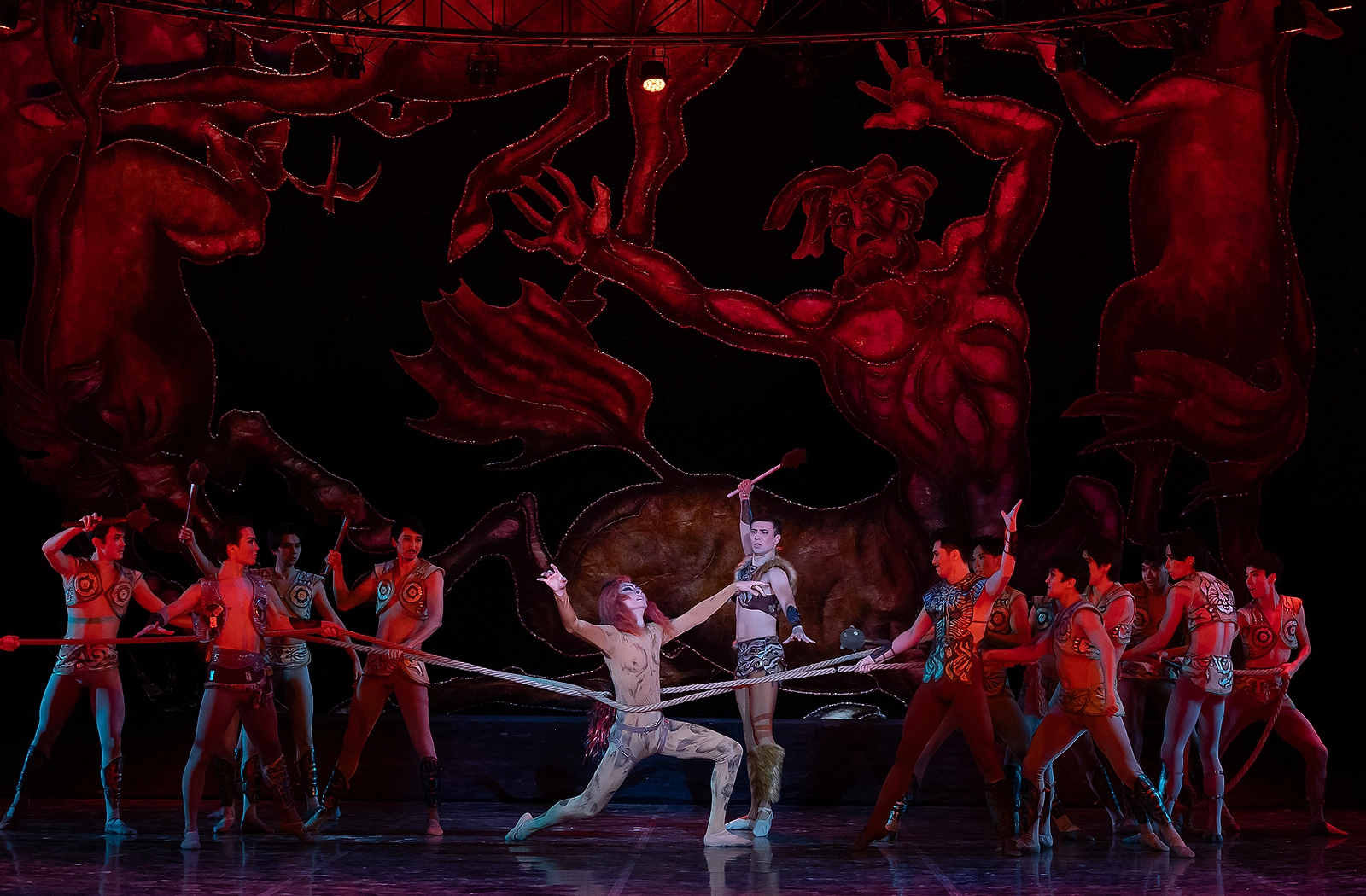 Фрески - Казахский национальный театр оперы и балета имени Абая