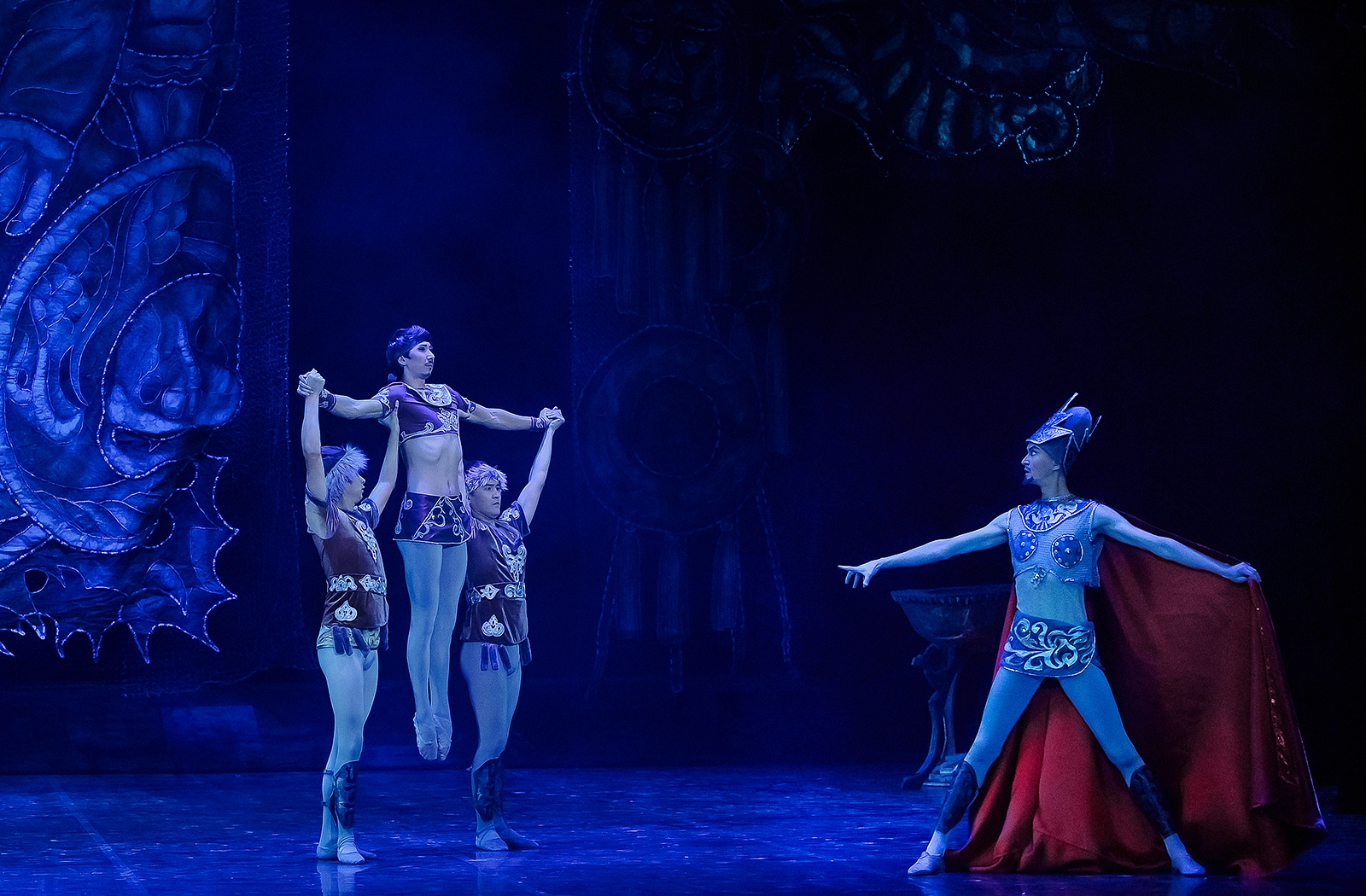 Фрески - Казахский национальный театр оперы и балета имени Абая