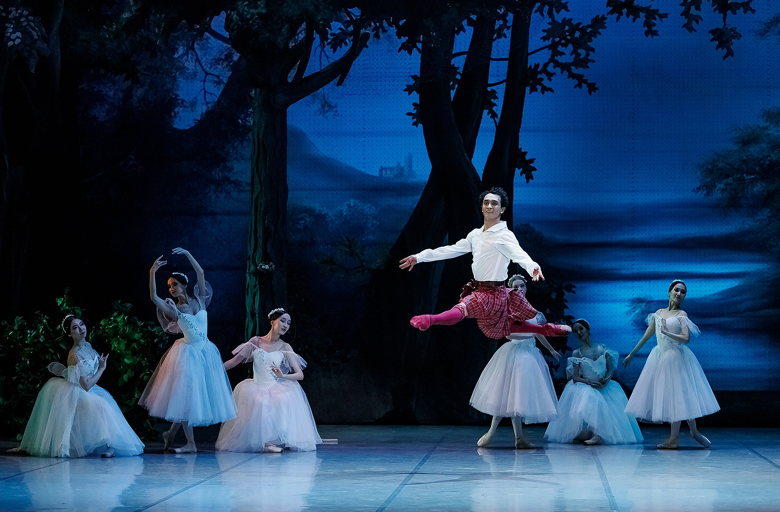 Сильфида - Казахский национальный театр оперы и балета имени Абая